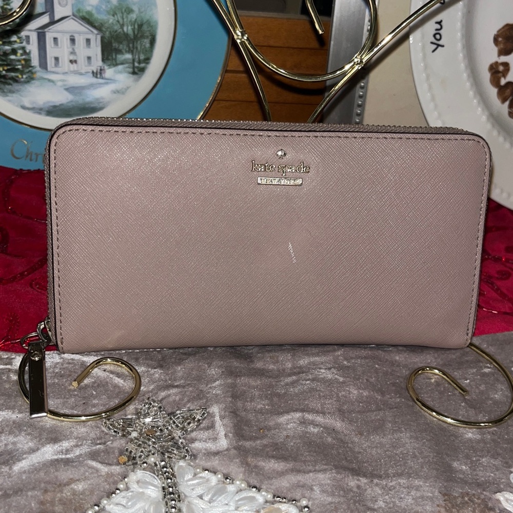 New Kate Spade Lacey Grand Street Leather Zip Around Wallet Mouse Frost EUC